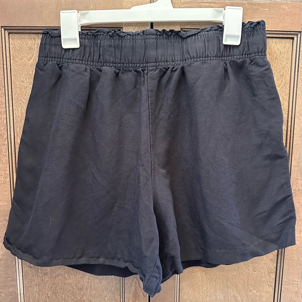 H&M Linen Blend Women's Black Casual Shorts Size Medium - Picture 2 of 5